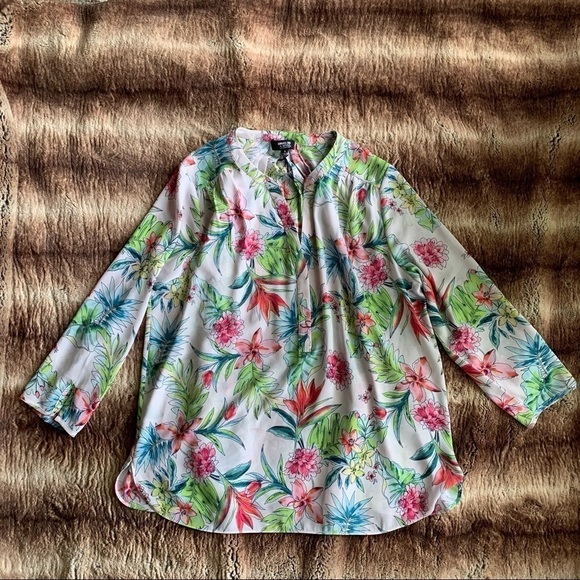 NYDJ Perfect Blouse Tropical Garden Floral - Picture 2 of 9